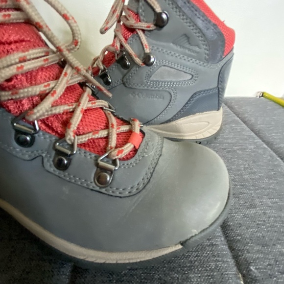 Columbia Womens Newton Ridge Plus Waterproof Leather Hiking Outdoor Boot-Sz-6 - Picture 4 of 16